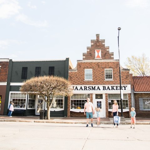 The Iowa Bakery With Dutch Roots That Date Back To The 1800s