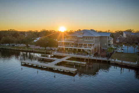 Dine While Overlooking The River At Tchefuncte’s Restaurant In Louisiana