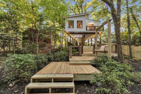 Stay Overnight In A Stilted Rustic Treehouse Right Here In Georgia