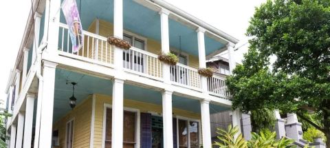 This 100-Year-Old Louisiana Bed & Breakfast Offers A Cooking Class To Guests