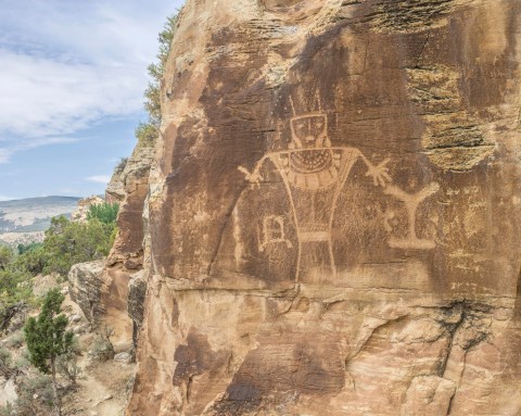 Follow This Mile-Long Trail In Utah To See Native American Artwork