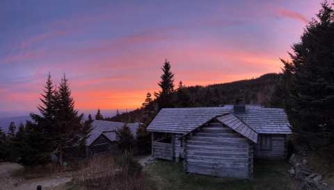 The Little-Known Camp In Tennessee You Can Only Reach By Hiking This 9-Mile Trail