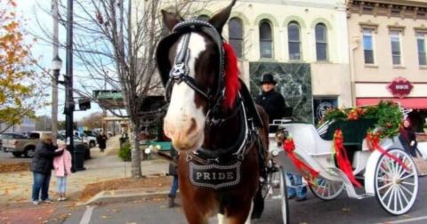 The 'It’s A Dickens Christmas Y’all' Festival In Alabama Is Straight Out Of A Hallmark Christmas Movie