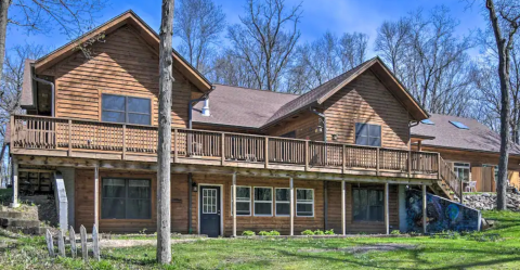 This Cabin Retreat Airbnb In Iowa Comes With Its Own Indoor Heated Pool