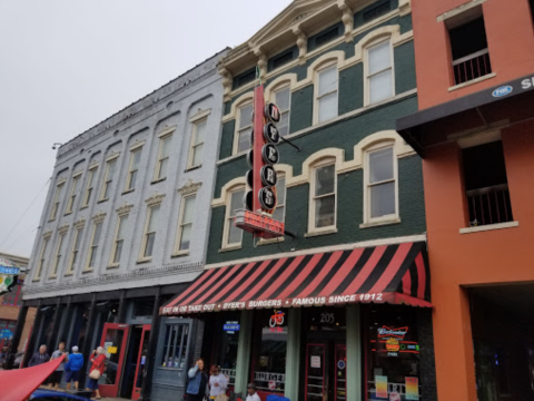 The Classic Burger From Dyer's In Tennessee Is So Good That The Recipe Hasn’t Changed Since The Early 1900s