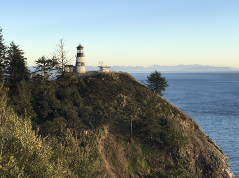 Hike To A Kingdom-Like Cove Hiding At The Bottom Of Cape Disappointment In Washington