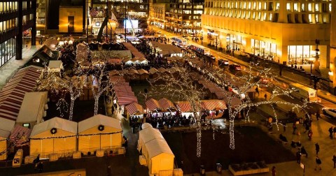 There Is An Entire Christmas Village In Illinois And It's Absolutely Delightful