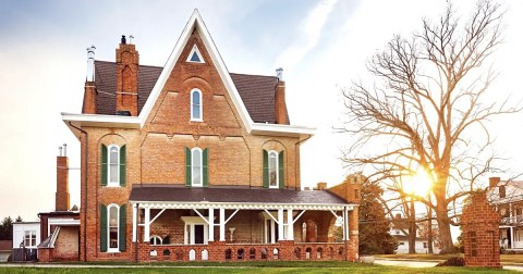 Korners Folly Is A Victorian Christmas House In North Carolina That Will Take You Back In Time