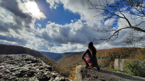 The Little-Known Overlook In West Virginia You Can Only Reach By Hiking This 4.2-Mile Trail