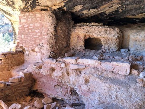 The Little-Known Ruins In Utah You Can Only Reach By Hiking This 1.7-Mile Trail