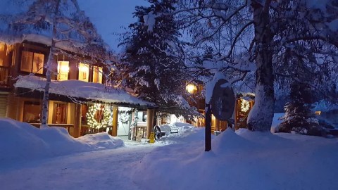 This Riverside Bed & Breakfast In Washington Offers A Wildlife Refuge To Guests