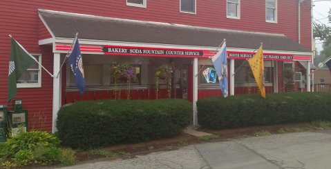 There's Always A Line Down The Street At The 4 Aces Diner In New Hampshire