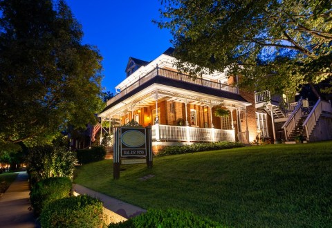 The Charming Bed And Breakfast In Small Town Missouri Is Worthy Of Your Bucket List