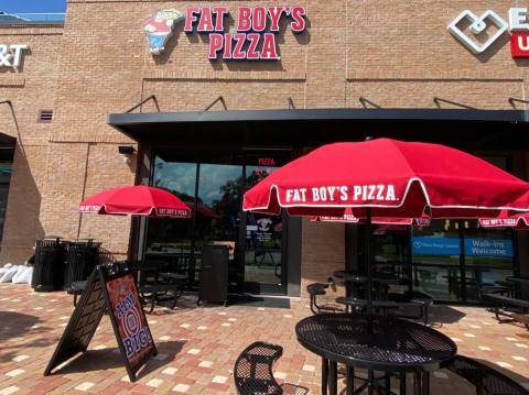 The Pizza At This Delicious Louisiana Eatery Is Bigger Than The Table