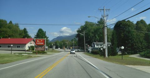 This 21-Mile Road Trip Leads To Some Of The Most Scenic Parts Of New Hampshire, No Matter What Time Of Year It Is