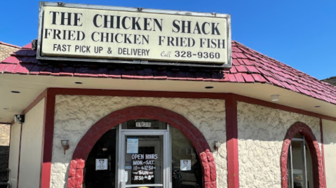 The Beloved Hole-In-The-Wall That Serves The Arguably Best Fried Chicken In All Of Illinois