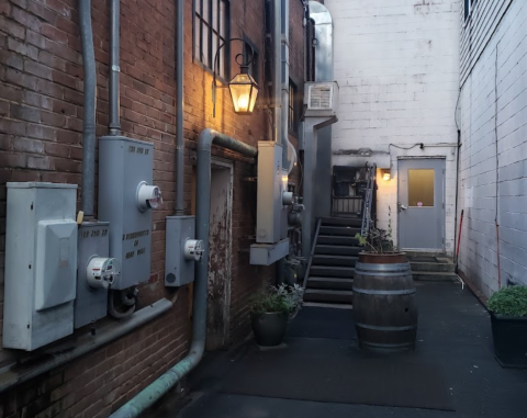 A Secret Door Will Take You To An Underground Speakeasy-Like Restaurant In Virginia