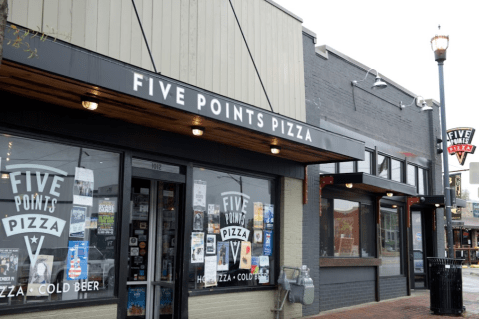 One Of The Only Restaurants In Tennessee With A Pizza Happy Hour, Five Points Pizza Is Worth The Trip