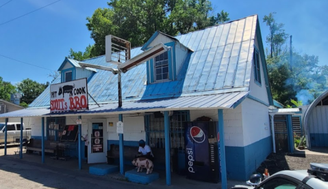 The Beloved Hole-In-The-Wall That Serves The Arguably Best BBQ In All Of South Carolina