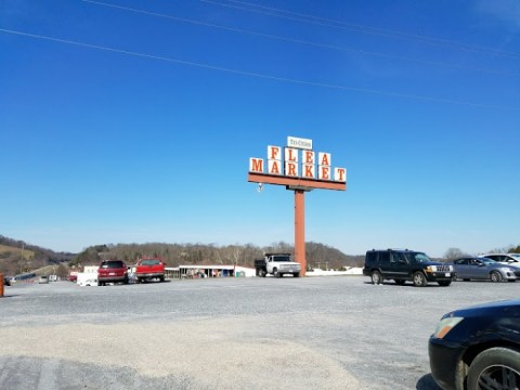 This Tennessee Flea Market Covers 30 Acres With Over 1,000 Merchants On-Site