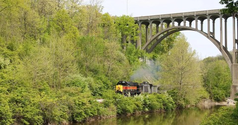 The Scenic Train Ride In Ohio That Runs Year-Round