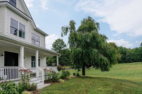 There's A Guesthouse Retreat On This Beautiful Farm In New York And You Simply Have To Visit