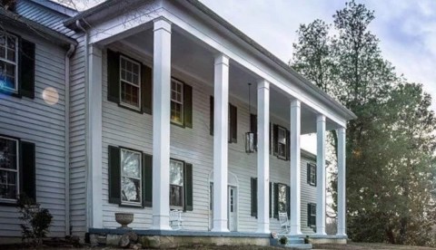 Stay Overnight In The 170 Year-Old Linville Manor, An Allegedly Haunted Spot In Maryland