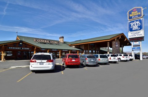 You Won't Find Better Western Dining Than At Utah’s Ruby’s Inn Cowboy’s Buffet And Steak Room