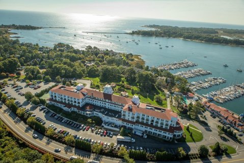 The Most Famous Hotel In New Hampshire Is Also One Of The Most Historic Places You'll Ever Sleep