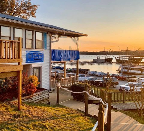 The One-Of-A-Kind Guy’s Place Restaurant Just Might Have The Most Scenic Views In All Of Mississippi