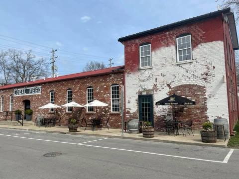 The Best Chicken And Waffles In The South Can Be Found At This Unassuming Restaurant In Kentucky