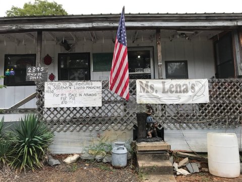 The Small Town In Arkansas Boasting World-Famous Pie Is The Sweetest Day Trip Destination