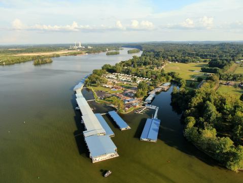 This Classic Waterfront Steakhouse Near Nashville Has Legendary Steaks