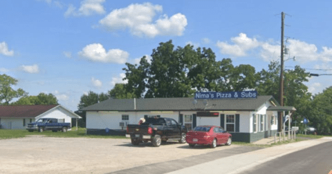 The Best Pizza In The South Can Be Found At This Unassuming Pizzeria In Arkansas