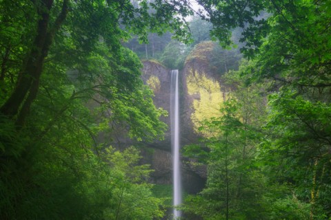 Spend The Day Exploring Dozens Of Waterfalls In Oregon's Columbia River Gorge