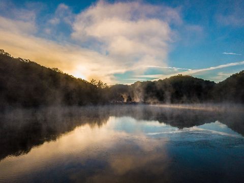 The Underrated Griffy Reservoir Trail In Indiana Leads To A Hidden Turquoise Lake