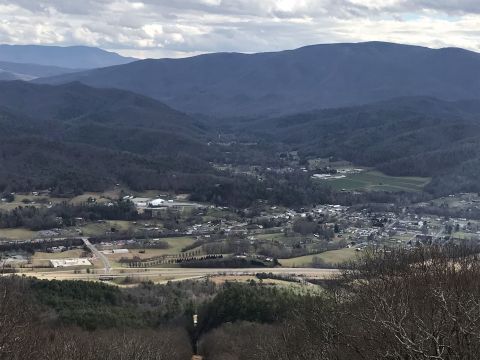 The View From This Little-Known Overlook In Tennessee Is Almost Too Beautiful For Words