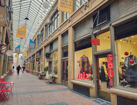 This Small Stretch Of Shops In Michigan Offers The Perfect Way To Spend An Afternoon