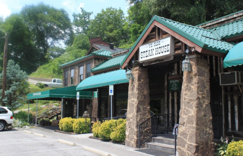 This Classic, Family-Owned Steakhouse In Tennessee Has Legendary Steaks