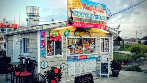 This North Carolina Seafood Spot Offers Fresh Food Cooked Straight From The Boat