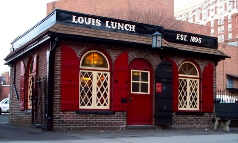 This Fast Food Hotspot In Connecticut Has Been Serving Up Some Of The Best Burgers Since 1895