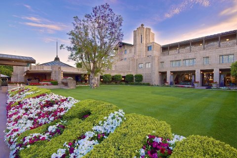 The Most Famous Hotel In Arizona Is Also One Of The Most Historic Places You'll Ever Sleep