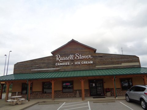 This Candy Store Filled With Samples And Freebies In West Virginia Is Chocolate Heaven