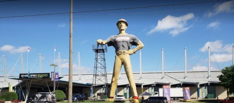 Here’s The Story Behind The Massive Golden Driller Statue In Oklahoma