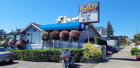 Some Of The Best Crispy Fried Seafood In Washington Can Be Found At Wally’s Chowder House