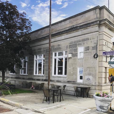 This Tiny Cafe In Illinois Is Hidden In Amish Country And Has Everything Your Heart Desires