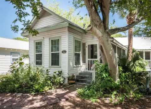 The Hidden Sandy Shoes Cottage In Georgia Is A Beach Getaway With The Utmost Charm