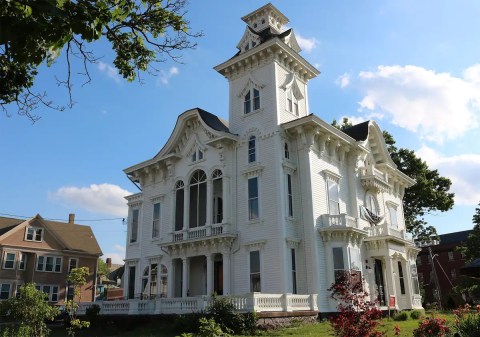 This Historic Home In Rhode Island Is Now A One-Of-A-Kind Airbnb You Can Stay In