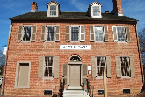 One Of The Oldest Restaurants In The US Is Delaware's Cantwell's Tavern And It’s Delicious