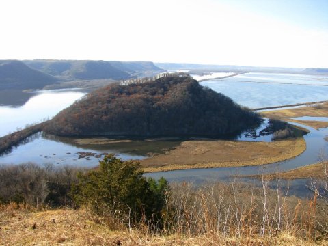 We Bet You Didn't Know That Wisconsin Was Home To One Of The Only Rock Islands In The Mississippi River